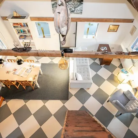 Pekelpakhuis Menheerse Werf * 米德尔哈尼斯