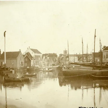 Pekelpakhuis Menheerse Werf * 米德尔哈尼斯