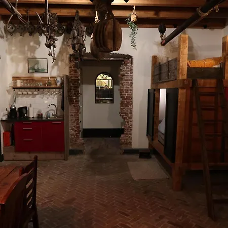 Pekelpakhuis Menheerse Werf Daire Middelharnis