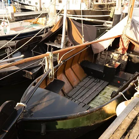 Pekelpakhuis Menheerse Werf * Middelharnis