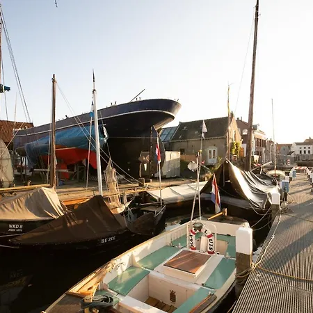 Pekelpakhuis Menheerse Werf Daire Middelharnis