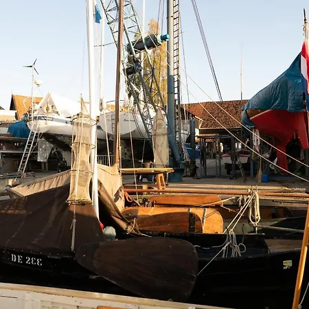 Pekelpakhuis Menheerse Werf Daire Middelharnis