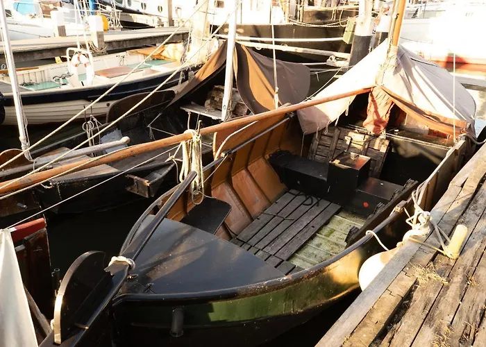 Pekelpakhuis Menheerse Werf * 미델하르니스