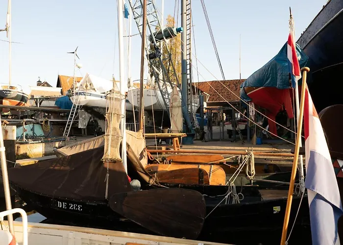 Pekelpakhuis Menheerse Werf 아파트 미델하르니스